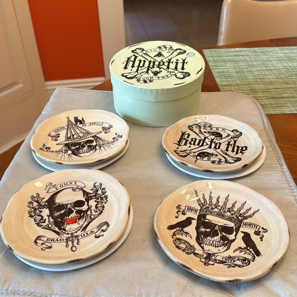 Halloween dessert plates. Set a four. Ghoulish. Vintage. Dept. 56 New in box